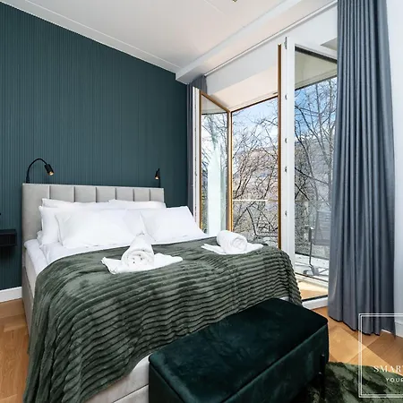 Apartman High-end 2br, Ambassador Building, Lift, Skyline View