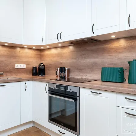 Apartman High-end 2br, Ambassador Building, Lift, Skyline View Tallinn