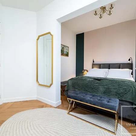 Apartman High-end 2br, Ambassador Building, Lift, Skyline View