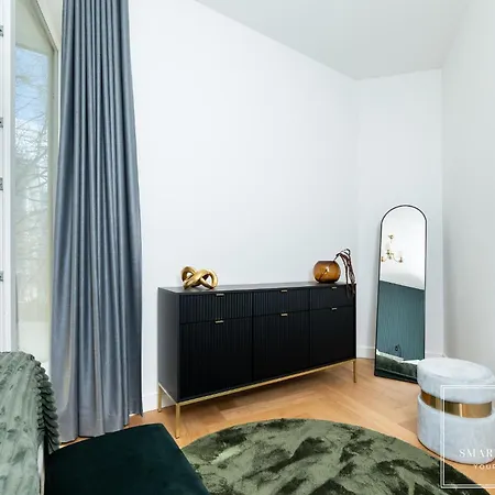 Apartman High-end 2br, Ambassador Building, Lift, Skyline View *