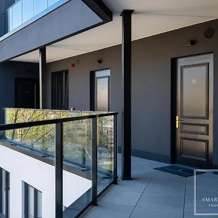 High-end 2br, Ambassador Building, Lift, Skyline View Apartman *